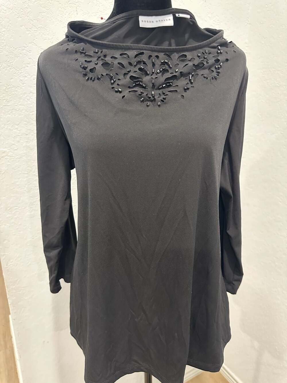 Susan Graver Liquid Knit Topped Beaded Cutout Neckline 3/4 Sleeve Top